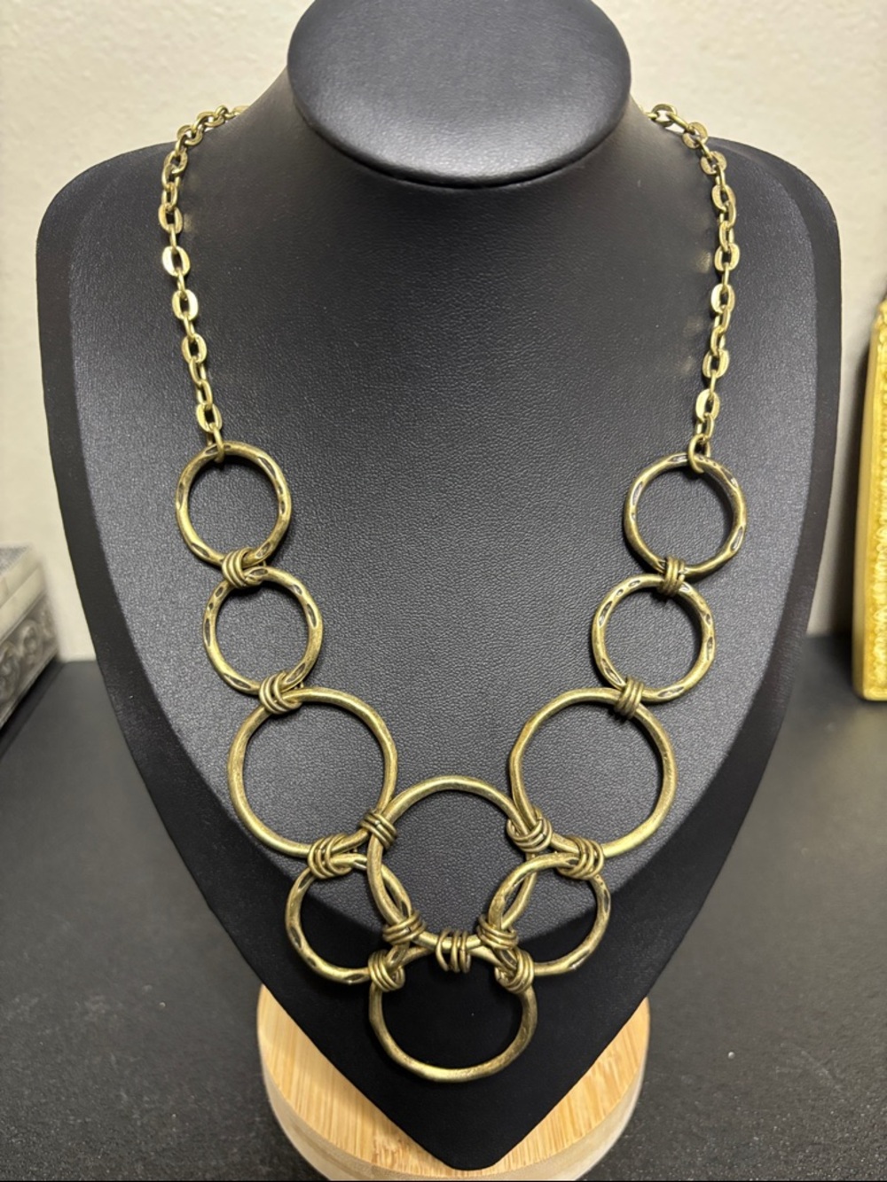 Premier Designs Madrid Circle Chain Link Good Tone Statement Necklace